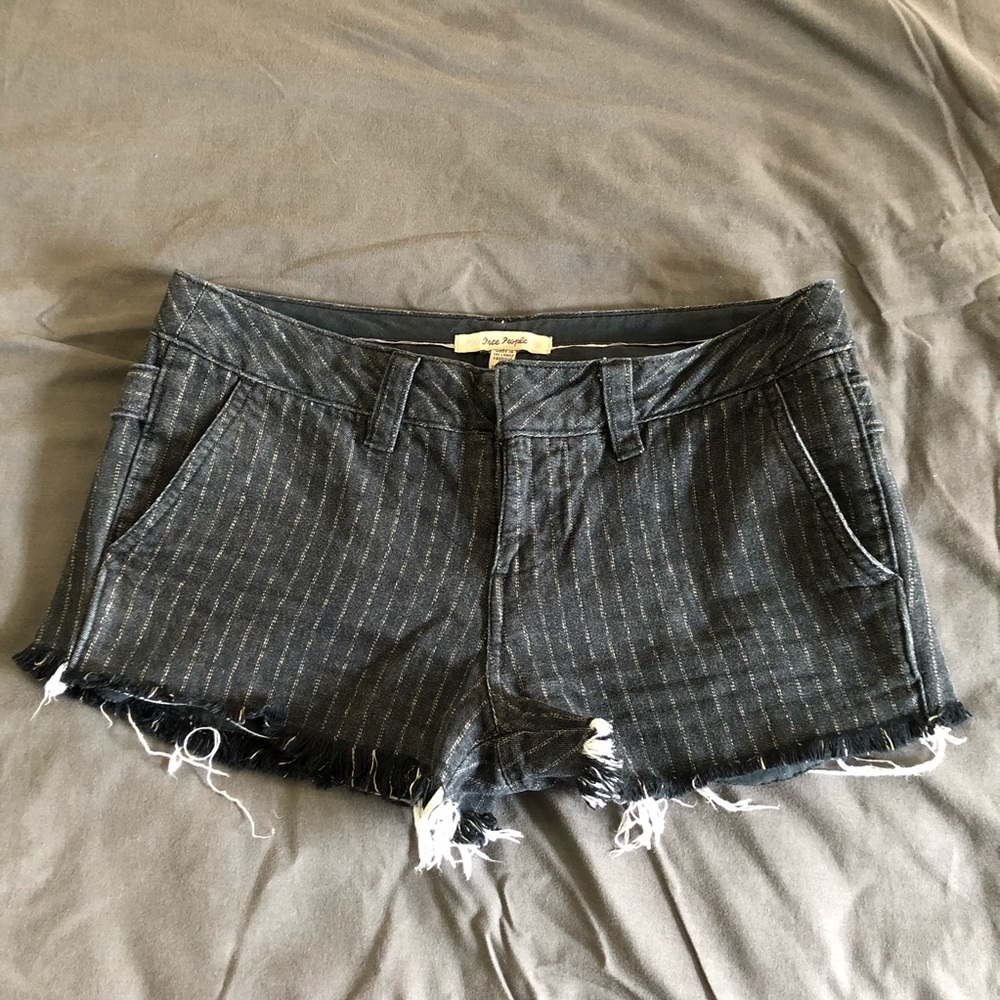 Free People distressed shorts Size 4
